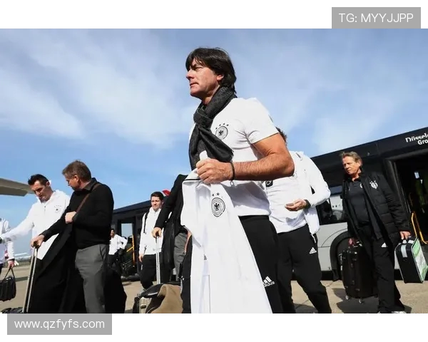 聚焦98年世界杯现役球员传奇与传承之路回顾辉煌征程与时代影响 聚焦98年世界杯现役球员传奇与传承之路回顾辉煌征程与时代影响