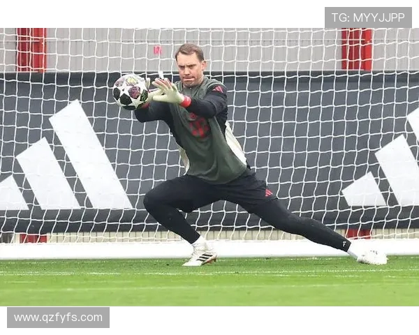 乌尔比希表达对诺伊尔的关心期待他早日康复重返赛场